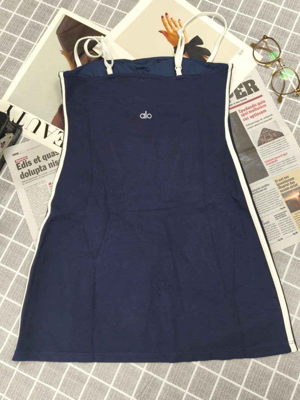 NWT ALO Yoga Chic Flattering Dress Navy/Ivory Workouts Everyday Wear S-M๐๐ป๐ - Picture 3 of 8